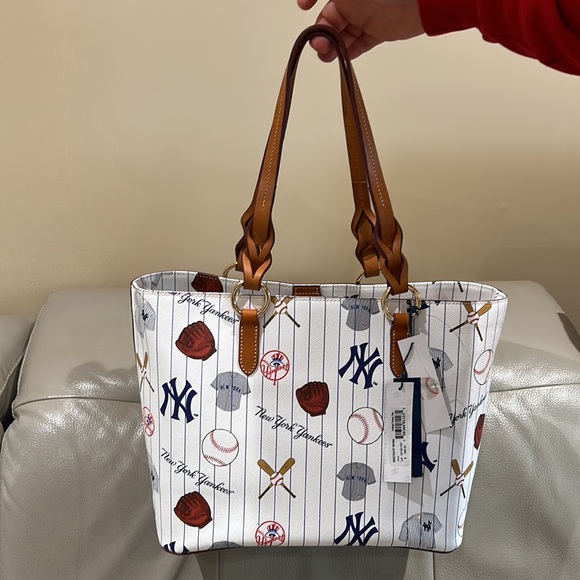 NWT Authentic Yankees Tammy Tote - Picture 13 of 13